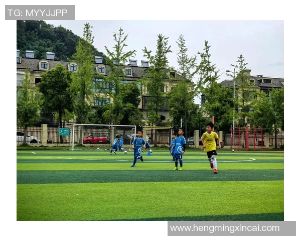 铲挡足球技艺解析与实战应用探讨提升球场表现的关键技巧